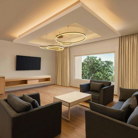 Courtyard By Marriott Tiruchirappalli Exterior photo
