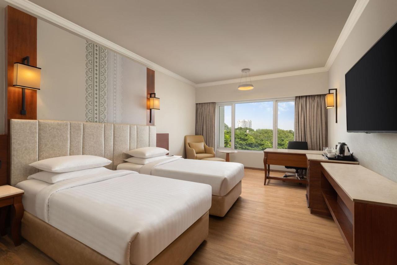 Courtyard By Marriott Tiruchirappalli Exterior photo