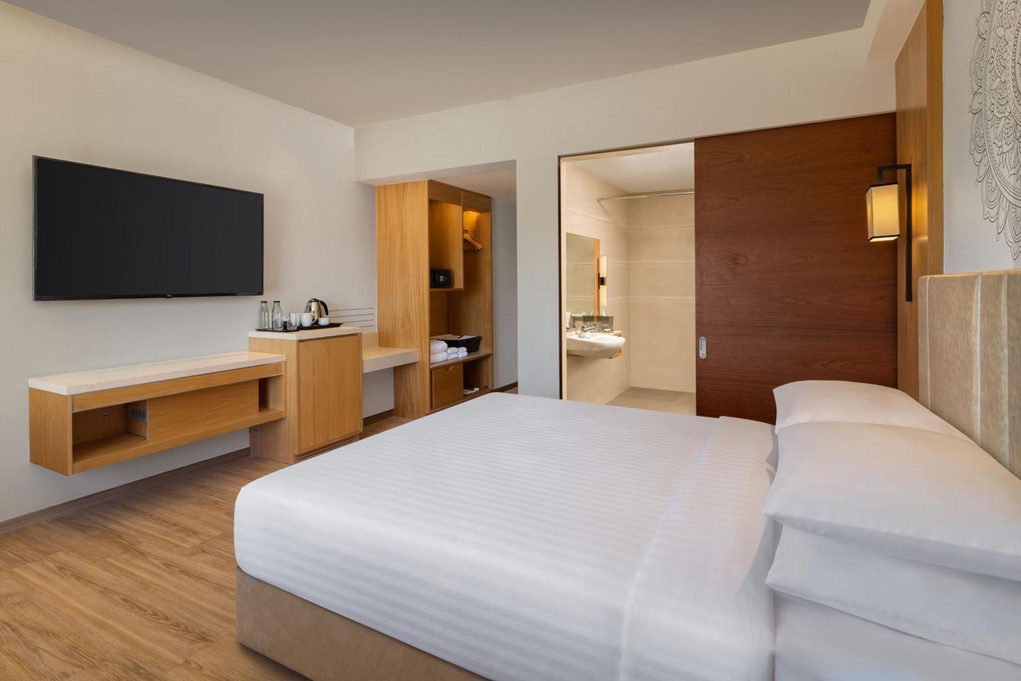 Courtyard By Marriott Tiruchirappalli Exterior photo
