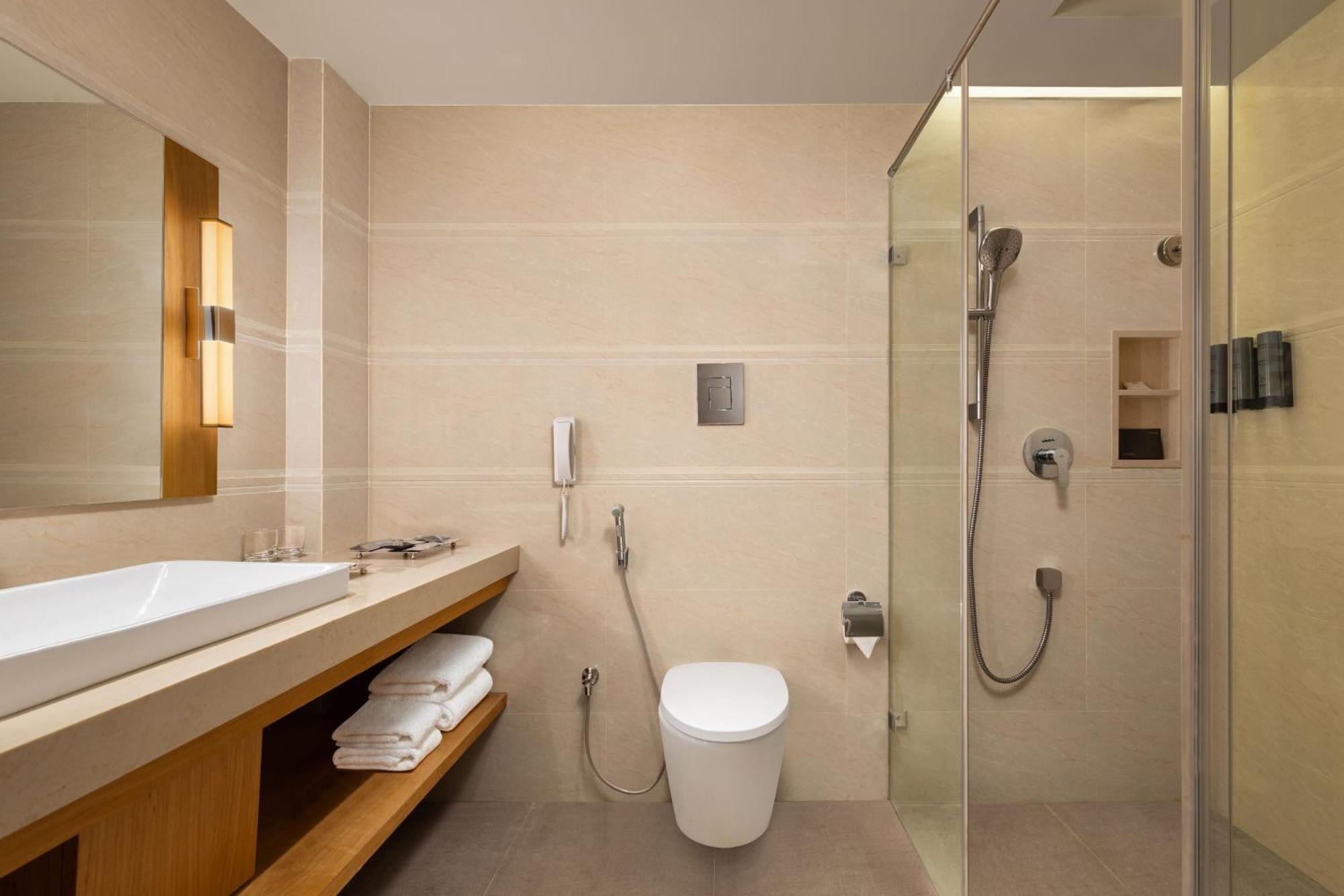 Courtyard By Marriott Tiruchirappalli Exterior photo